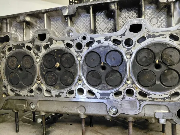 Fiat Ducato Iveco Daily 2.3 JTD Cylinder Head OEM image 5