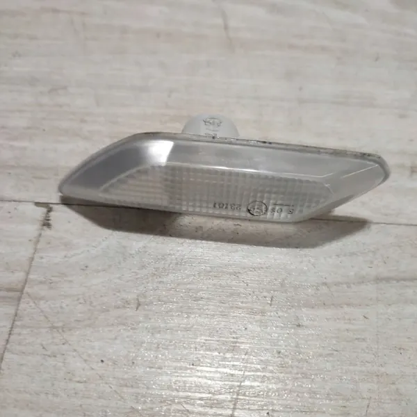 Intermitente derecho OEM 261612750R para Dacia Sandero III image 2