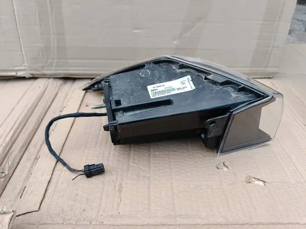 Luz Trasera Derecha Peugeot 508 II image 3