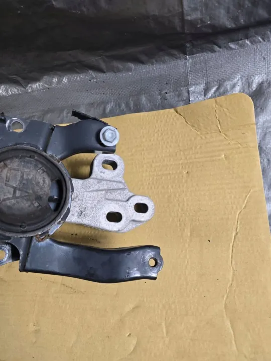 Support de boîte OEM AA267876 pour Toyota Yaris IV image 4