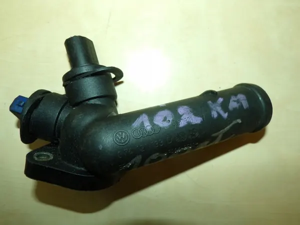 VW T4 Transporter 2.5 TDI Tubo de Água OEM image 2