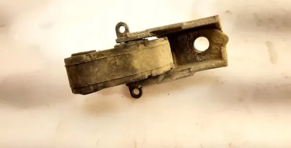 Soporte de escape Audi OEM 8K0253147A image 3