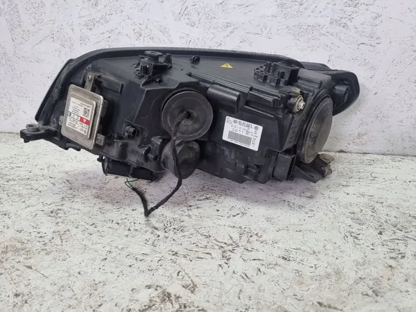 Volkswagen Caddy 2K Etuvalosarja OEM image 4