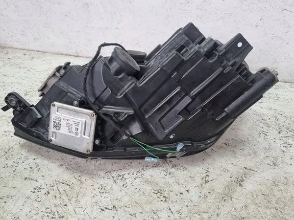 Volkswagen Caddy 2K Etuvalosarja OEM image 5