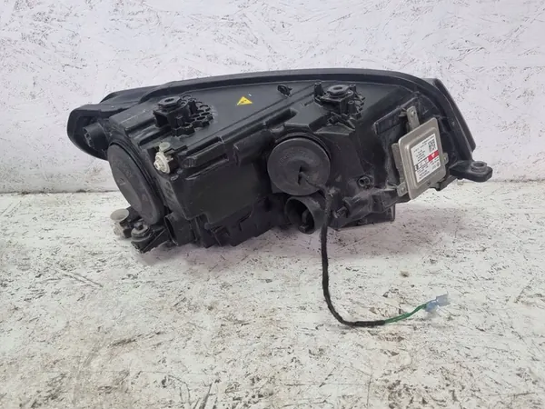 Volkswagen Caddy 2K Etuvalosarja OEM image 8