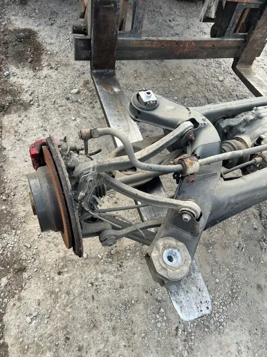 Mercedes W212 Hinterachsträger Halterung OEM a2073509702 image 3