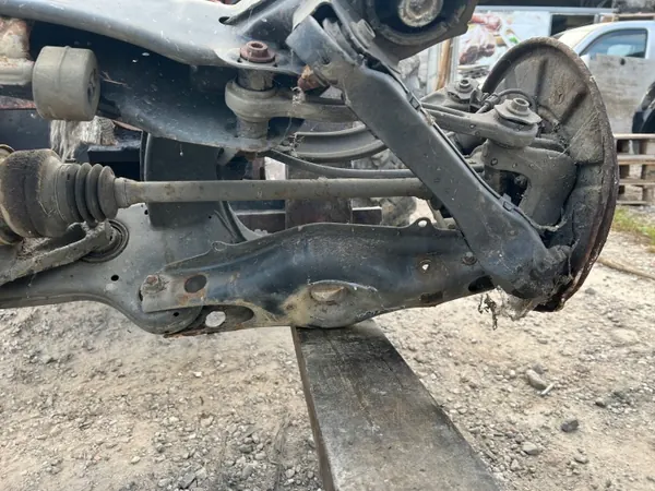 Mercedes W212 Hinterachsträger Halterung OEM a2073509702 image 8