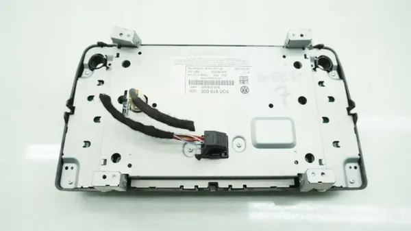 VW Golf 7 Radionäyttö OEM 5G0919605 - Käytetty image 4