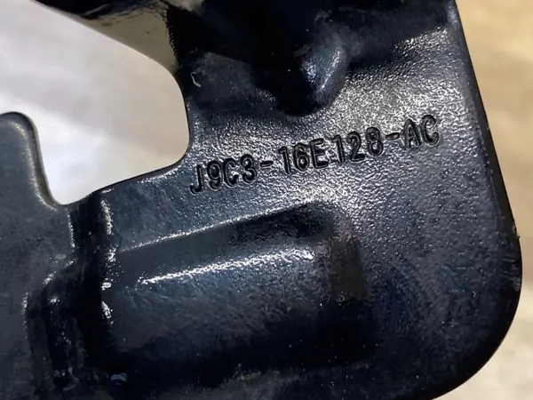 Jaguar E-Pace voorste spatbordbeugel OEM J9C316E128AC image 4