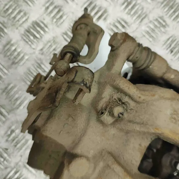 Hinterer linker Bremssattel VW Amarok 3.0L 2H6615423 image 5