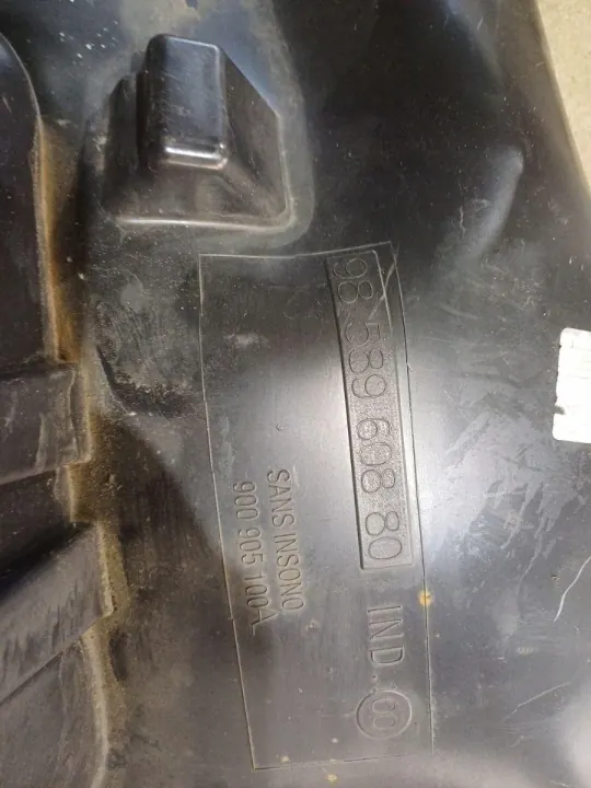 Höger framskärm OEM 9858960880 för Citroen image 3