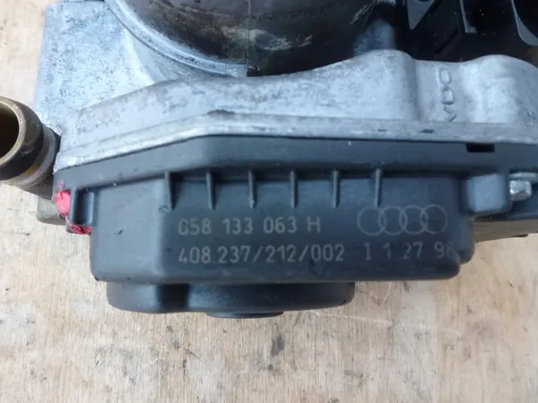 VW Passat B5 1.8 Válvula de Aceleração 058133063H image 5