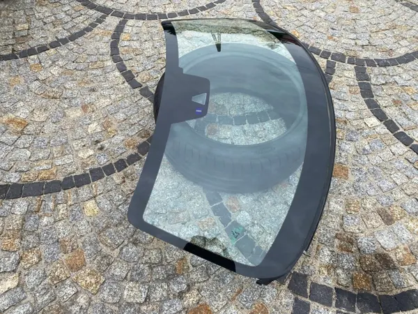 Mercedes AMG GT vindruta OEM 1906700900 med kamera image 4
