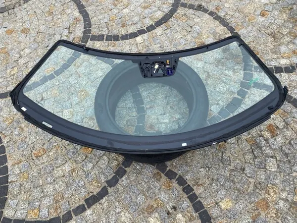 Mercedes AMG GT vindruta OEM 1906700900 med kamera image 9