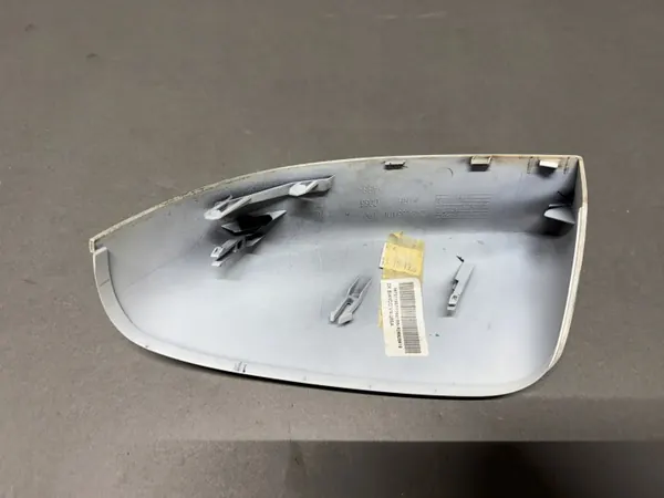 Maserati Ghibli höger spegelskydd OEM 673007998 image 3