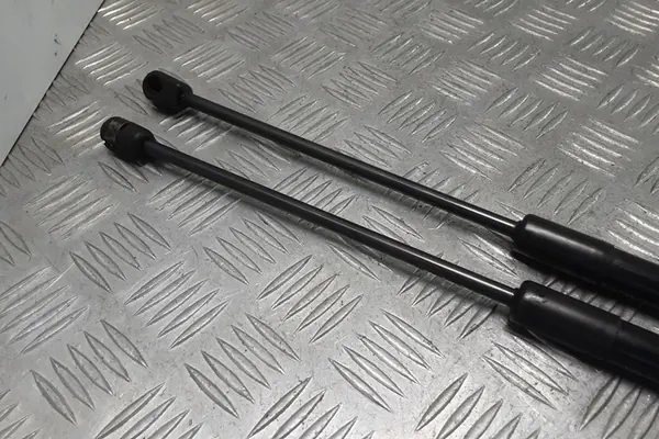 Actuador de capó derecho VW TOUAREG 7L6823359B image 3