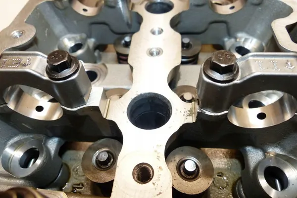 Cabeça de Cilindro Volvo OEM 31401431 para 2.0 D4 D4204T5 image 8