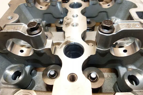 Cabeça de Cilindro Volvo OEM 31401431 para 2.0 D4 D4204T5 image 9