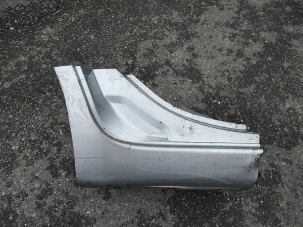Nissan Note E11 Partie arrière droite de seuil coupée image 4