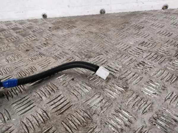 Peça de luz traseira Toyota RAV4 OEM FBZ13926 image 3