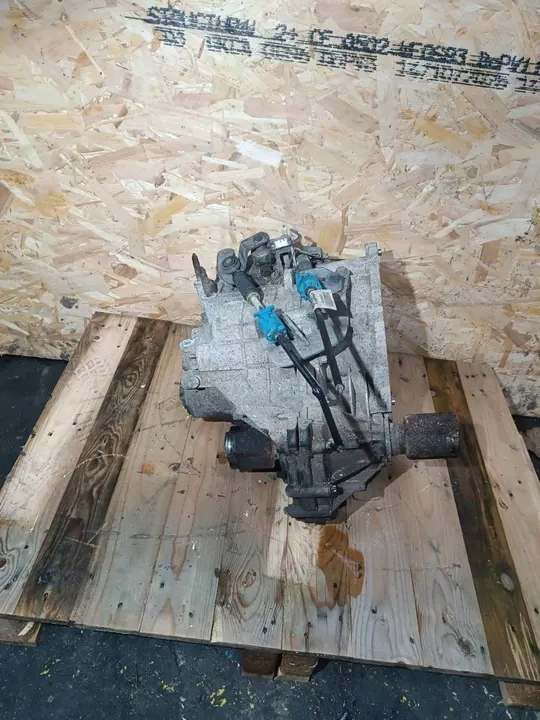 Mitsubishi Vaihteisto 1.1 1.3 1.5 P2500A223 image 2