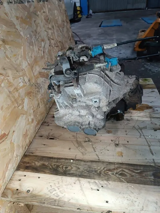 Mitsubishi Vaihteisto 1.1 1.3 1.5 P2500A223 image 3