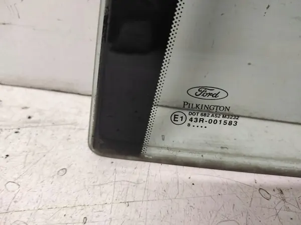 Ventana trasera derecha pequeña Ford OE RTEKO PAW626 image 3