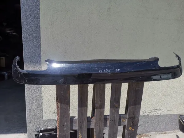 Volvo XC60 II Spoiler OEM 31425208 - Puskurin Koriste image 2