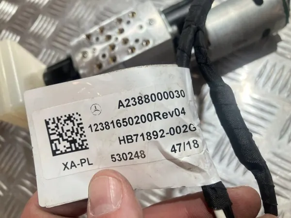 Begagnad Mercedes-Benz takpump OEM A2388000030 image 3