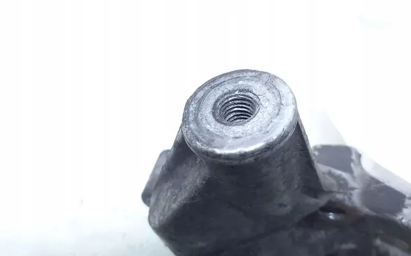 Audi A6 S6 C4 Alternatorbeugel 1996 046145515F image 6