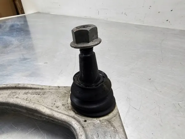 VOLVO XC60 II 2 17+ Braccio di Sospensione Anteriore Sinistro 31360630 image 4