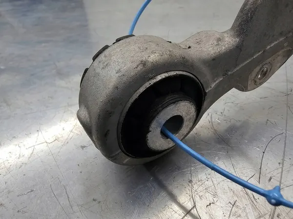 VOLVO XC60 II 2 17+ Braccio di Sospensione Anteriore Sinistro 31360630 image 7