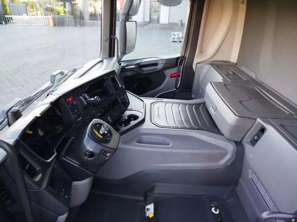 Cabina Scania CP17 - Pieza OEM Usada image 8
