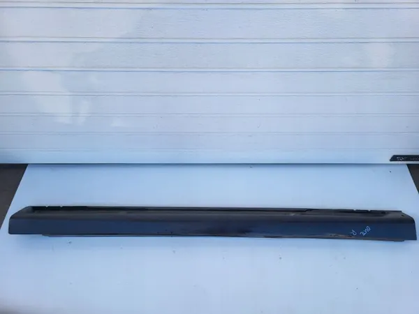 Protetor lateral direito Mitsubishi OE - Peça OEM image 2