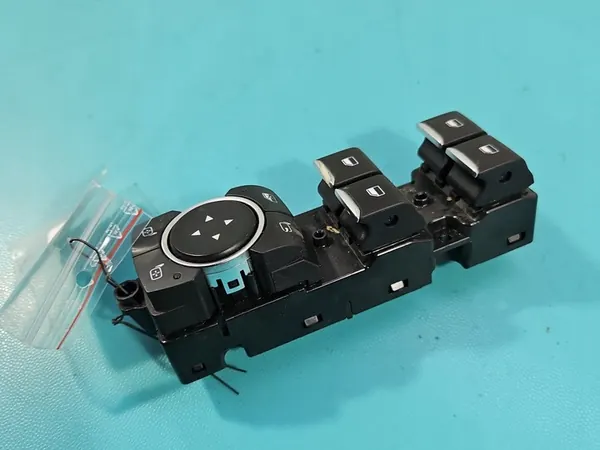 Interruptor de Janela Ford Focus MK4 H1BT-14540-DC image 3