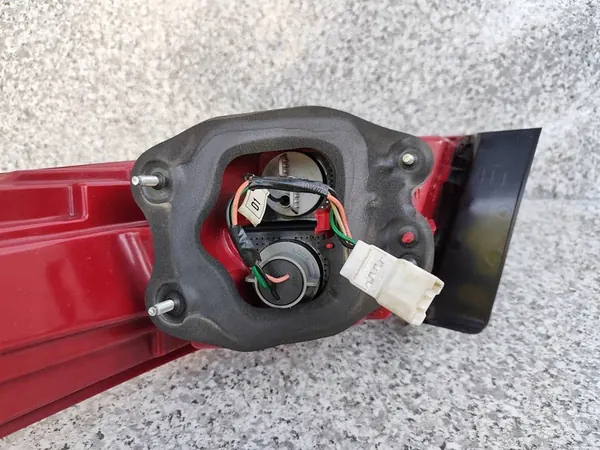 Kia Optima IV 15-19 Luz Trasera Izquierda EU Sedán OEM image 6