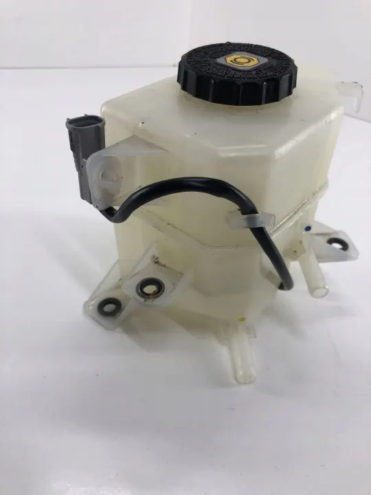 Bremsflüssigkeitsbehälter Toyota RAV4 OEM UVY1341 image 3