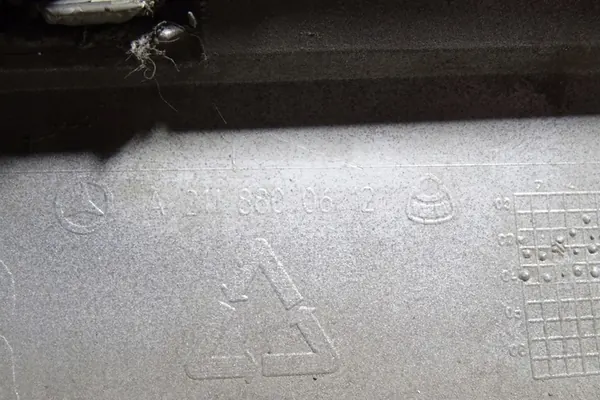 Rivestimento paraurti anteriore destro MERCEDES-BENZ E (W211) A2118800612 image 2