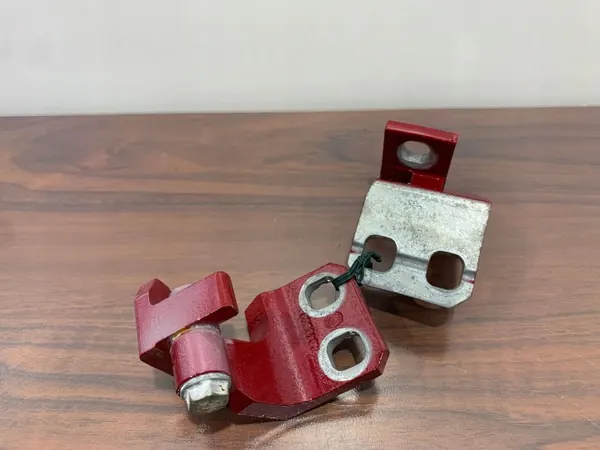 Dobradiça Porta Dianteira Esquerda OEM A048903 image 3