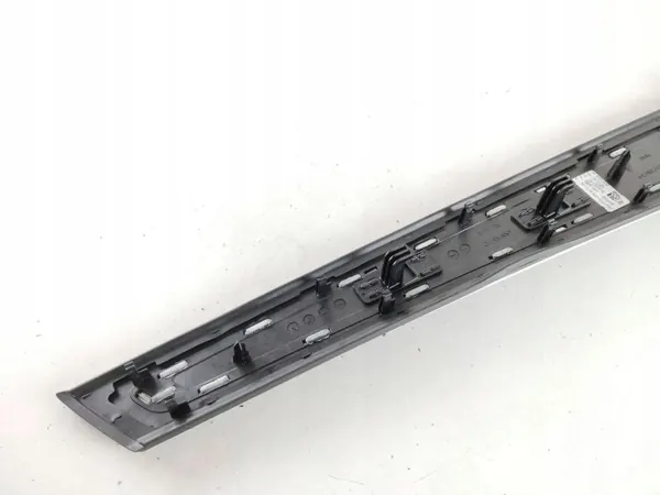 Porsche Panamera Achterdeurbekleding OEM 8091938 image 4
