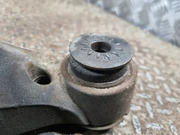 Framdiff fäste Cadillac Escalade 2007 15201933 image 3