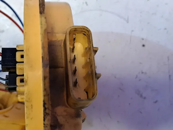 Brandstofpomp SAAB 9-3 ESTATE 1.9L diesel 2008 93190713 image 4