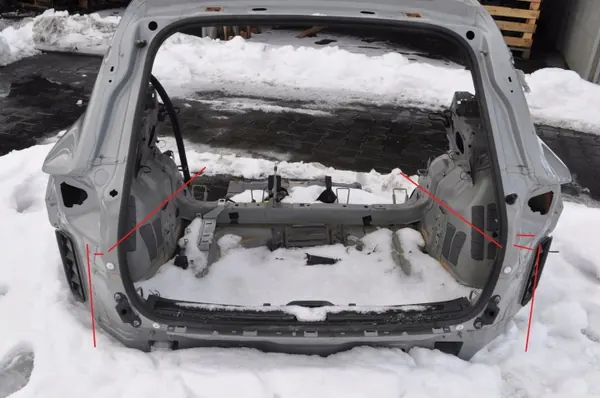 Parachoques trasero Volvo XC40 OEM FBJDF - Usado image 2
