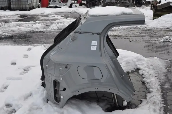 Parachoques trasero Volvo XC40 OEM FBJDF - Usado image 10