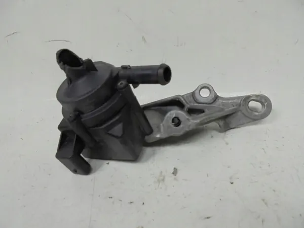 Support de fixation pompe à eau OEM 9814099080 Citroen C3 image 2
