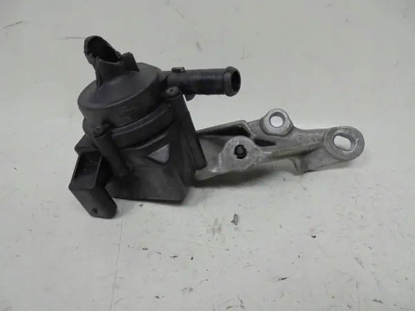 Support de fixation pompe à eau OEM 9814099080 Citroen C3 image 3
