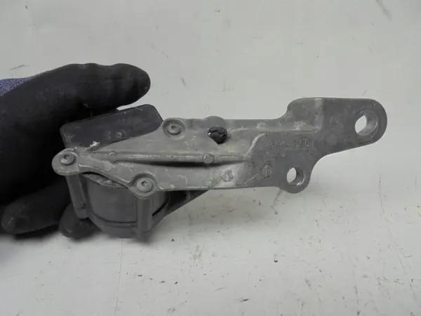 Support de fixation pompe à eau OEM 9814099080 Citroen C3 image 9