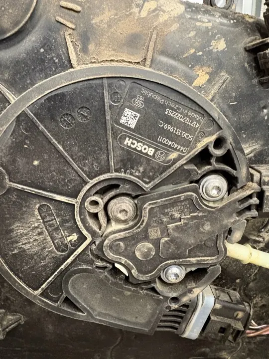 Tanque AdBlue Volkswagen OEM 5QF131877H - Usado image 7