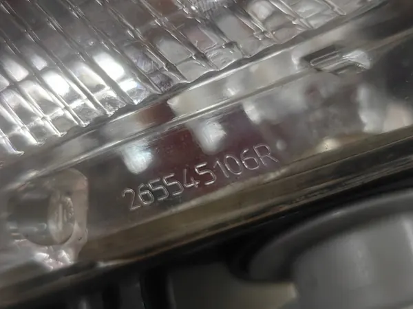 OEM 265545106R peräpuskurin peruutusvalo oikealla image 5