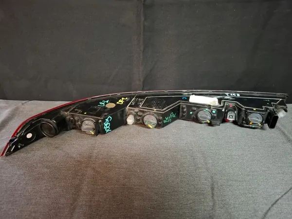 AUDI Q5 II 80A Luz Trasera Izquierda 80A945069B image 3